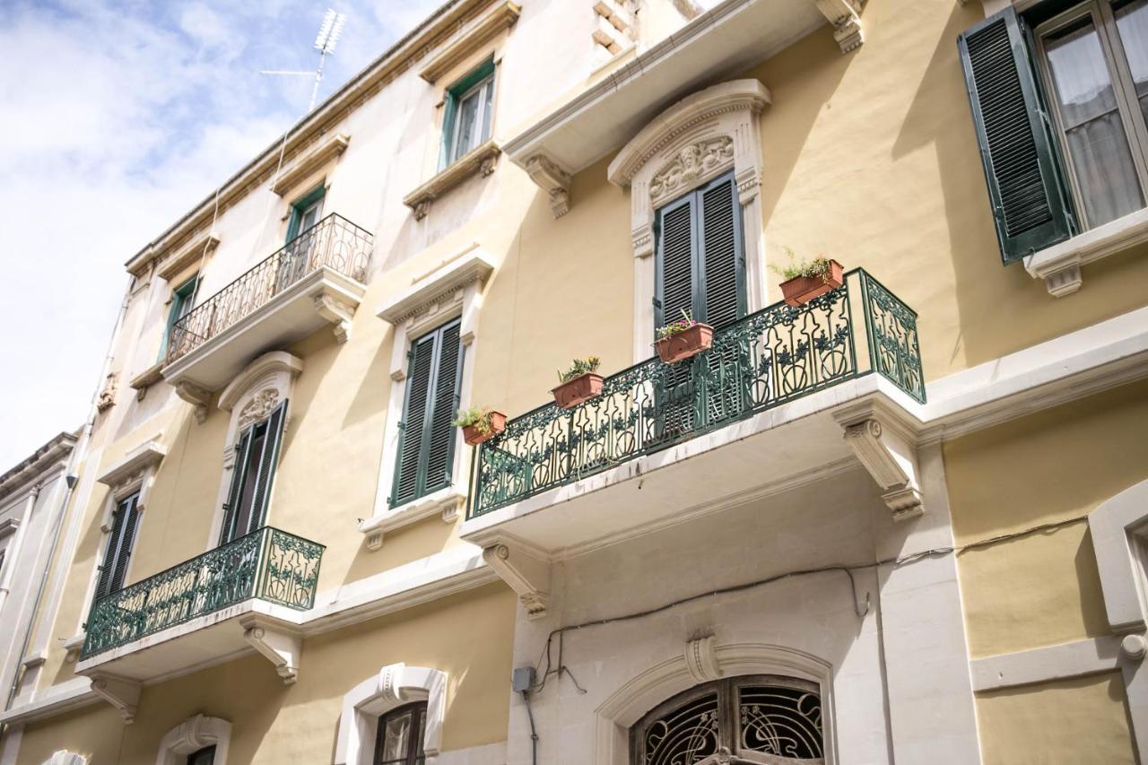 4 Balconi Liberty Apartments Lecce Exterior photo