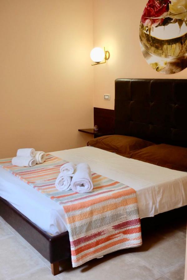 4 Balconi Liberty Apartments Lecce Exterior photo